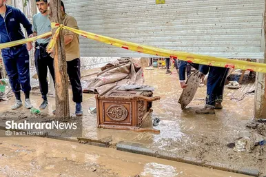 عکس‌هایی از خدمات مردم و دستگاه‌های دولتی به محله سیل‌زده سیدی مشهد