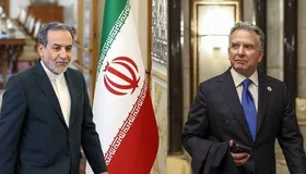 روزنامه پاکستانی: نگاه همه کشورهای جهان به مذاکره ایران و آمریکا است