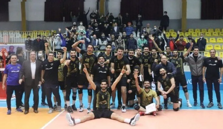 هدیه هورسانی ها؛ عکس یادگاری به هواداران!