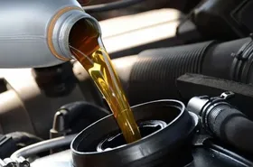 ثبت رکورد&zwnj;های تاریخی قیمت سوخت در فرانسه و بحران کمبود روغن موتور در آمریکا