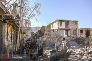 زندگی در سی سخت یک سال پس از زلزله
