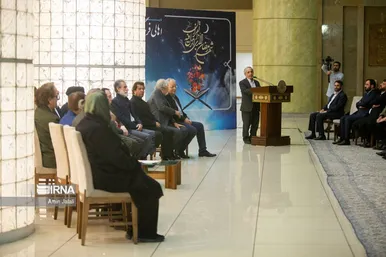عکس‌هایی از افطاری رئیس جمهور با بازیگران