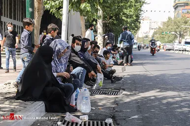 سرگردانی افغانستانی‌ها در مقابل سفارت آلمان