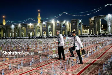 ضیافت افطاری زائران حرم مطهر رضوی