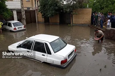 عکس‌هایی از آب گرفتگی محله مشکینی و خیابان امام‌دوست قاسم‌آباد (۲۹ اردیبهشت ۱۴۰۳)