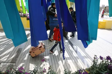 ورود مسافران نوروزی به مشهد از راه آهن