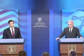 حمایت وزیر امورخارجه آمریکا از بازگشت تحریم&zwnj;های ایران