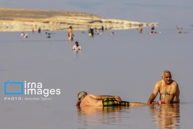 گزارش تصویری | بازگشت گردشگران به دریاچه ارومیه