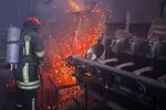 مهار حریق مهیب کارگاه CNC چوب در منطقه خین عرب مشهد با تلاش آتش‌نشانان+ تصاویر