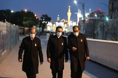 عکس‌هایی از شهید مالک رحمتی در حرم امام‌رضا(ع)