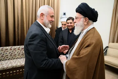 عکس‌هایی از دیدارهای سال‌های گذشته شهید هنیه با رهبر انقلاب اسلامی