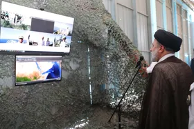 گفتگوی تصویری رئیس&zwnj;جمهور با ناوگروه&zwnj;های ارتش در دریای سرخ و اقیانوس آرام