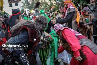 حرکت کاروان نمادین اسرای کربلا در مشهد