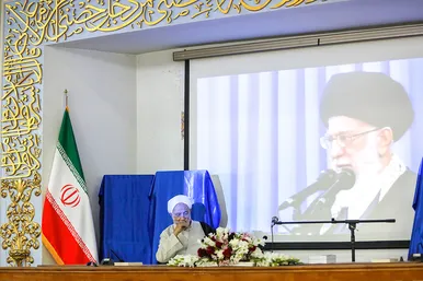رونمایی از کتب تفسیری رهبر معظم انقلاب در مشهد