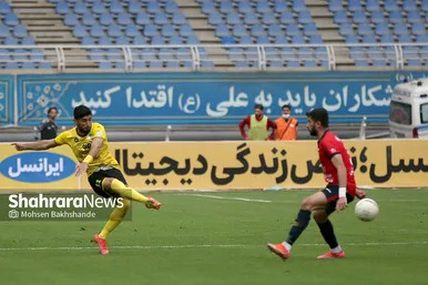 بازی دو تیم نساجی مازندران و سپاهان اصفهان در لیگ برتر