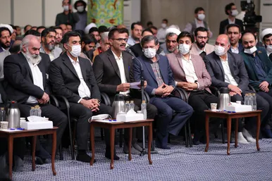 دیدار شاعران و اساتید ادبیات فارسی با رهبر انقلاب