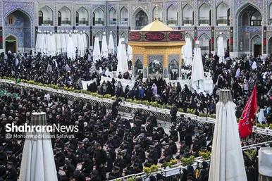 گزارش تصویری | آئین اذن عزای حسینی و تعویض پرچم گنبد حرم مطهر رضوی همزمان با آغاز ماه محرم