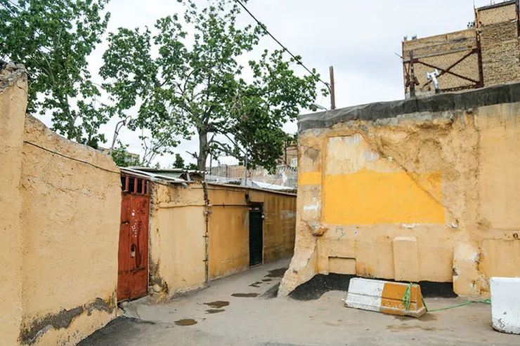 زمین فروشی