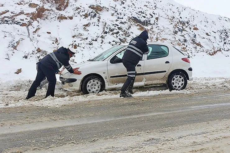 این برف، برف شادی نیست