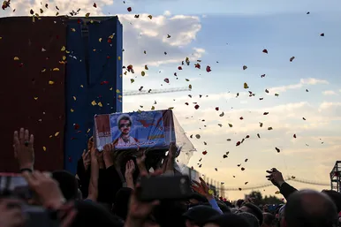 تشییع پیکر مطهر 5 شهید مدافع حرم در مشهد
