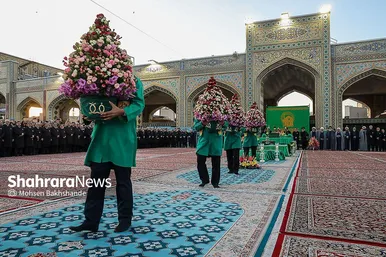 عکس‌هایی از مراسم تعویض پرچم گنبد حرم امام رضا (ع) (۱۷ شهریور ۱۴۰۳)