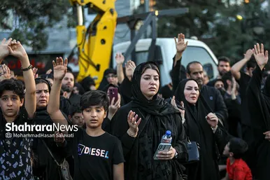 تصاویری از آئین خیمه سوزان عصر عاشورا در مشهد