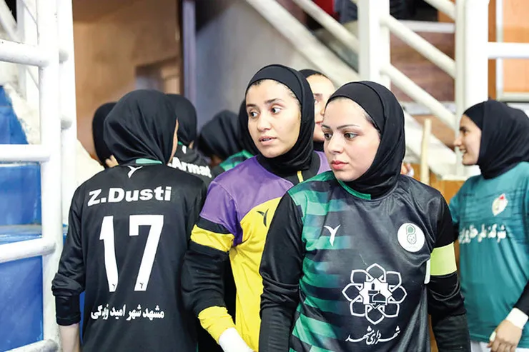 خانم گل لیگ از تیم مشهد خواهد بود