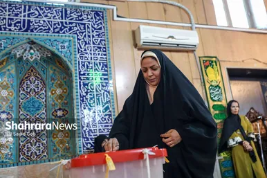 عکس‌هایی از دور دوم انتخابات ریاست جمهوری در مشهد (۴)