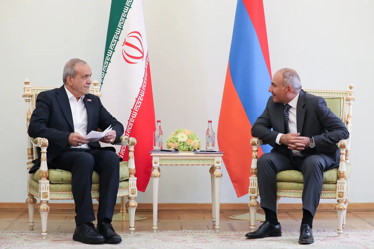 برگزاری نشست خصوصی پزشکیان و پاشینیان
