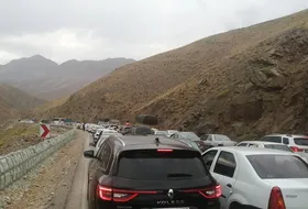 ترافیک شدید خودروها در مسیر تهران به شمال در جاده هراز + فیلم