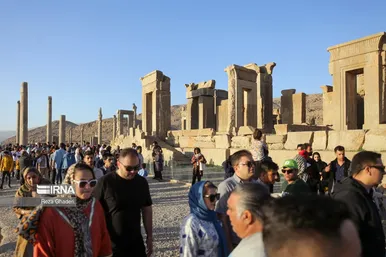 نوروزگردی | تخت جمشید و زندیه