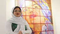 گفت‌وگو با بانوی قطع نخاعی که با دهان نقاشی می‌کشد | یک دنیا دویده‌ام!