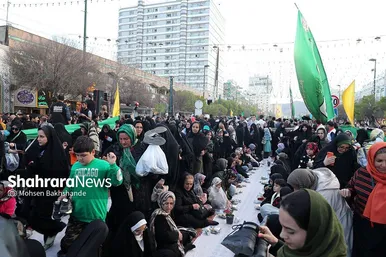 عکس| سفره افطار ۶ کیلومتری مشهدی‌ها در شب میلاد امام حسن مجتبی(ع)