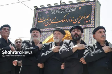 گزارش تصویری | عزاداری زائران رضوی در سوگ رحلت پیامبر اکرم (ص) و شهادت امام حسن مجتبی (ع) در حرم رضوی