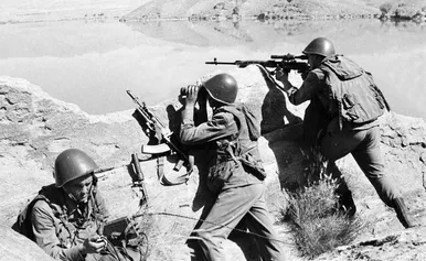 عکس‌هایی از خروج شوروی از افغانستان در ۳۶ سال پیش