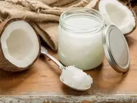 پنج فایده شگفت انگیز روغن نارگیل برای سلامت مو