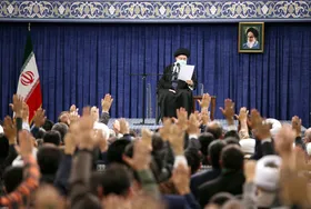 ویدئو| رهبر انقلاب: دشمن در راس نقشه&zwnj;هایش، تبلیغات است؛ علاج پروپاگاندا &laquo;تبیین&raquo; است