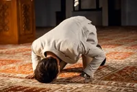 طریقه خواندن نماز لیلة الدفن (نماز شب اول قبر) + احکام