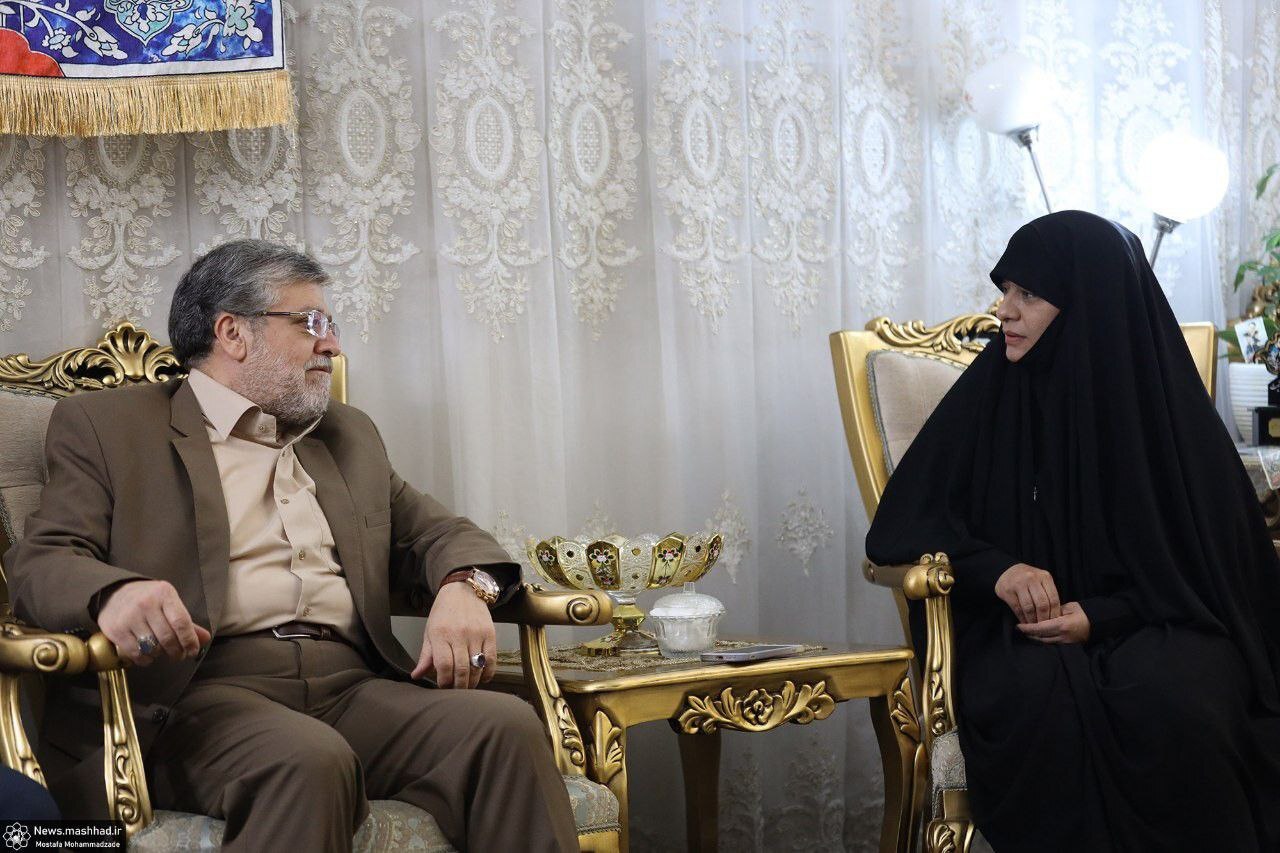 شهردار مشهد مقدس با خانواده شهید امنیت، دانیال رضازاده دیدار کرد + تصاویر