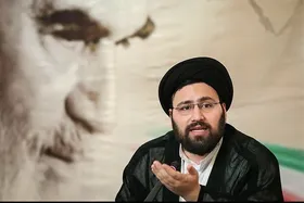 حجت&zwnj;الاسلام خمینی: خودساختگی شخصیت رهبر معظم انقلاب اعجاب&zwnj;برانگیز است + فیلم