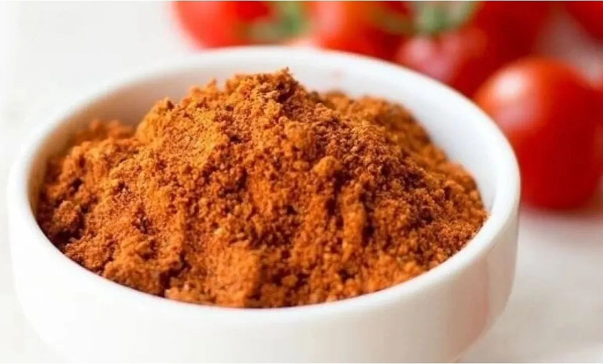 پودر گوجه فرنگی، ادویه‌ای پرکاربرد در آشپزی| با نکات طلایی برای بهتر شدن طعم این ادویه خوش آب و رنگ آشنا شویم