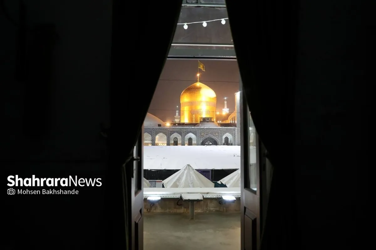 بارش برف زمستانی در حرم مطهر رضوی