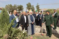 آیین کلنگ‌زنی مزار شهید گمنام در باغ‌موزه دفاع مقدس شهرستان مشهد
