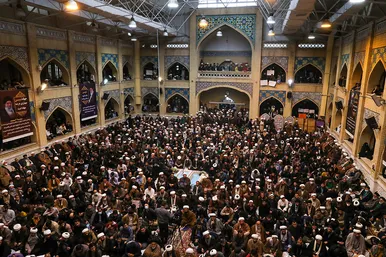  همایش حوزویان در پاسخ به اهانت نشریه فرانسوی
