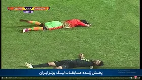 ویدئو | لحظه برخورد و بیهوش شدن محمد دانشگر در بازی سپاهان و مس