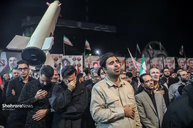 گزارش تصویری | وداع با پیکر سردار شهید حسین ظریفی در دویست‌ودهمین شب اجتماع مشهدی‌ها