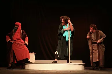تئاتر آئینی «گرگ و میش»