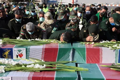 استقبال از پیکر مطهر ۱۶ شهید در مشهد