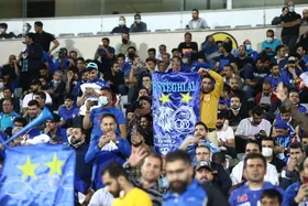 جشن قهرمانی استقلال با تماشاگر شد