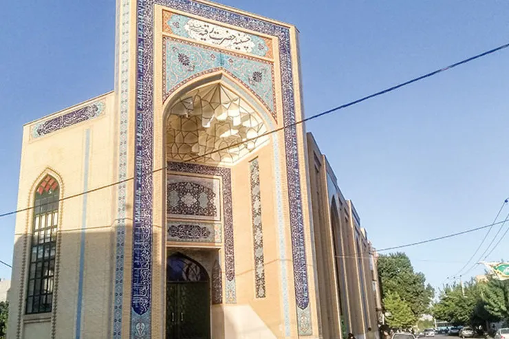 بنای مذهبی و فرهنگی متناسب با نیاز جوانان محله